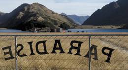 Кадр из фильма "Вершина озера (мини-сериал)" - 1