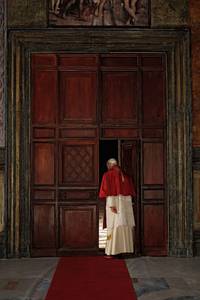 Кадр У нас есть Папа