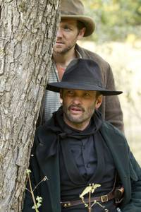 Кадр Хэтфилды и МакКои (мини-сериал)