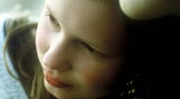 Кадр из фильма "Ангел" - 1