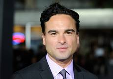 Джонни Галэки из «Теории большого взрыва» сыграет в хорроре «Звонки»