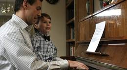 Кадр из фильма "Ты целуешься как бог" - 1