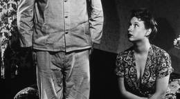 Кадр из фильма "08/15" - 2