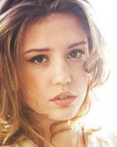 Адель Экзаркопулос фото