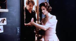 Кадр из фильма "Добро пожаловать домой, Рокси Кармайкл" - 1