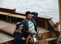 Кадр Подарок с характером