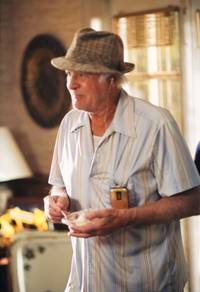 Кадр Малкольм в центре внимания