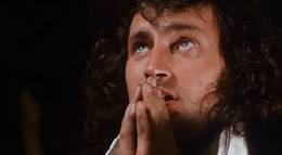 Кадр из фильма "Элкерлик" - 1