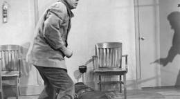 Кадр из фильма "Неуязвимый человек" - 1