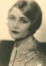 Jeanette Loff фото