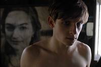 Кадр Холлэм Фоу