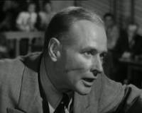 Кадр Стучись в любую дверь