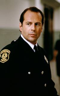 Кадр На расстоянии удара