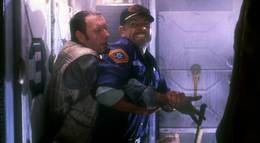 Кадр из фильма "Чужая земля" - 1