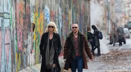 Кадр из фильма "Взрывная блондинка (Атомная блондинка)" - 2