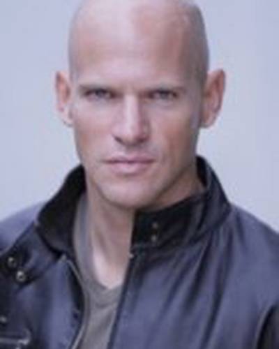 Эндрю Миллер фото