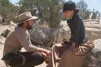 Кадр Джейн берет ружье