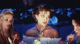 Кадр из фильма "Свадьба Мюриэл" - 1