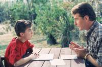 Кадр Малкольм в центре внимания