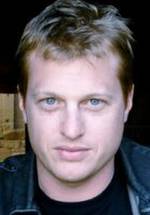 Адам МакДональд фото