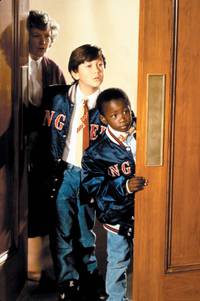 Кадр Ангелы у кромки поля