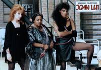 Кадр Джоан Луи