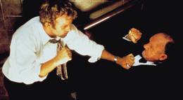 Кадр из фильма "Под подозрением" - 1