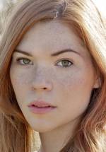 Кортни Хэлверсон фото