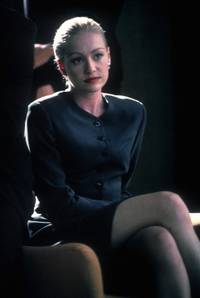 Кадр Элли МакБил