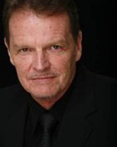 Майкл Оуэнс фото