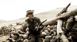 Кадр из фильма "Близкие враги" - 2