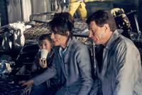 Кадр Малкольм в центре внимания