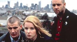 Кадр из фильма "Скины" - 2