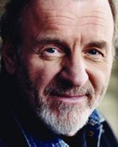 Колм Уилкинсон фото