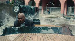 Кадр из фильма "Телохранитель киллера" - 1