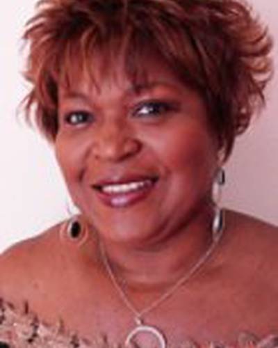 Алайна Рид Холл фото