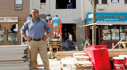 Кадр из фильма "Строительная помощь" - 2