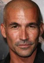 Этан Маникис фото