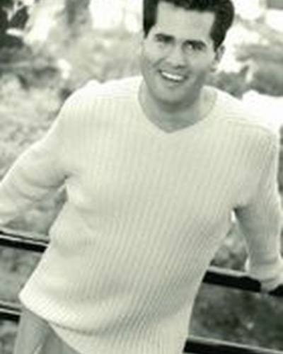 Роберт Агиляр мл. фото