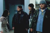 Кадр Тусовщики из супермаркета