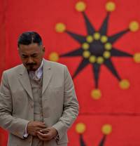 Кадр Пусть летят пули