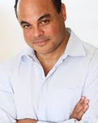 Корнелл Вомак фото