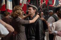 Кадр Париж! Париж!