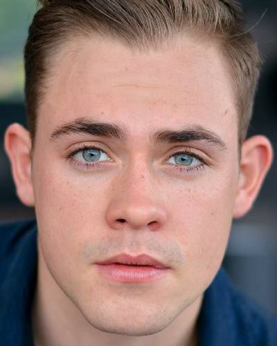 Дакре Монтгомери фото