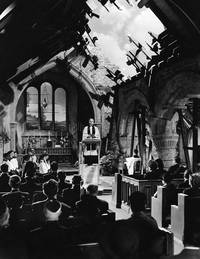 Кадр Миссис Минивер