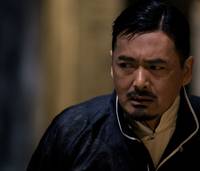 Кадр Пусть летят пули