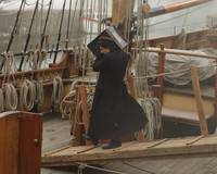 Кадр Мэрайа Мунди и шкатулка Мидаса