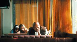 Кадр из фильма "Смени лицо" - 2