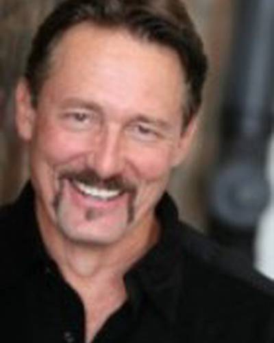 Энтони Де Лонгис фото