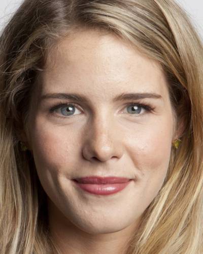 Эмили Бетт Рикардс фото